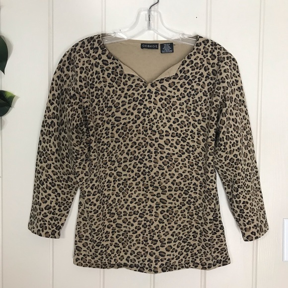 George Brown & Animal Cheetah Print Blouse
3/4 Sleeve
Large
77% Silk 23% Nylon - Picture 2 of 13